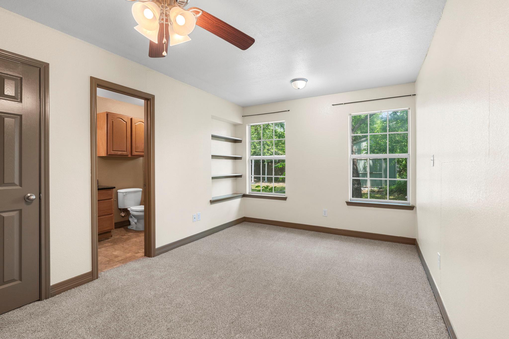 1203 Haynes St, San Marcos, TX 78666