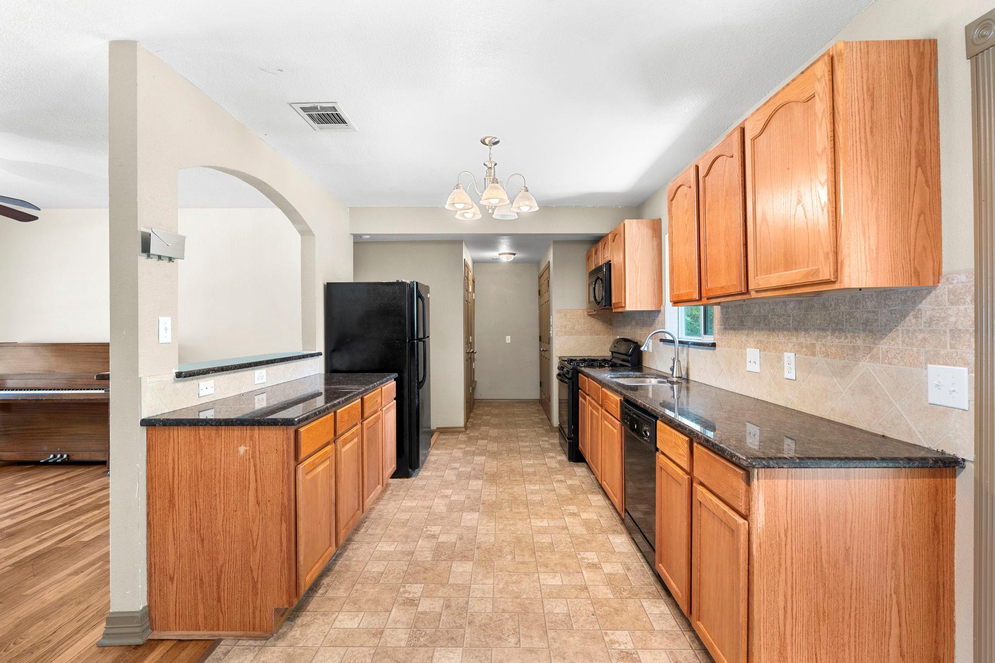 1203 Haynes St, San Marcos, TX 78666