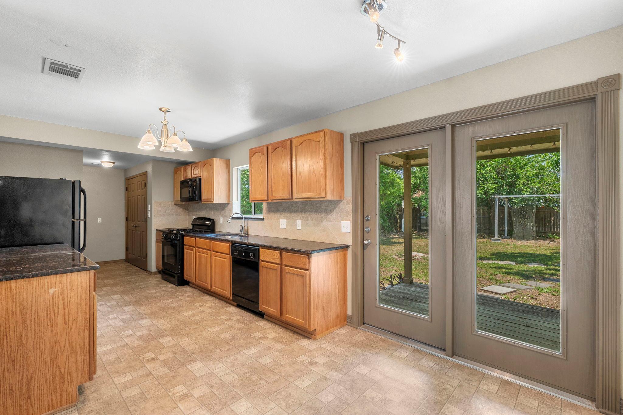 1203 Haynes St, San Marcos, TX 78666