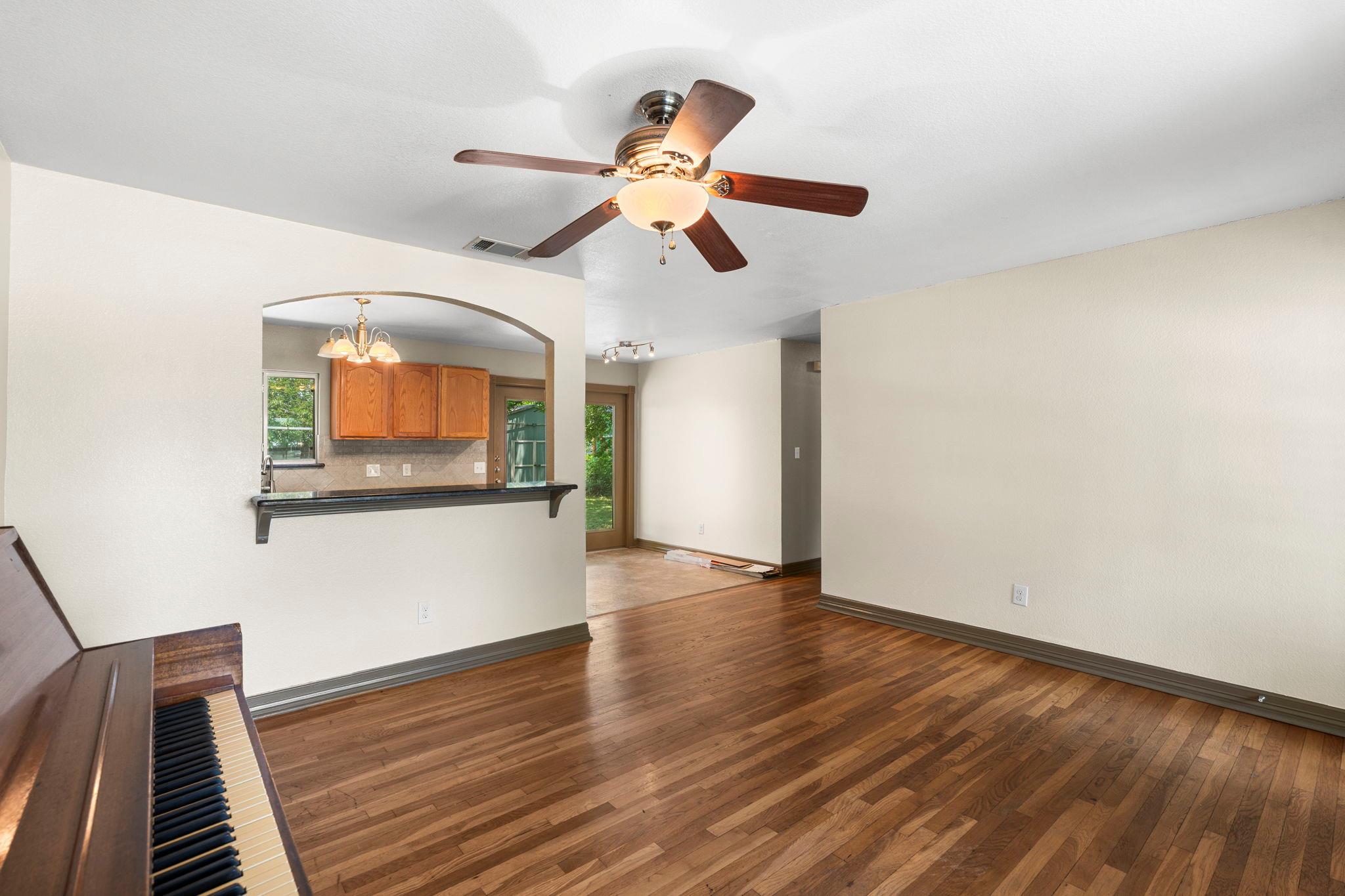 1203 Haynes St, San Marcos, TX 78666