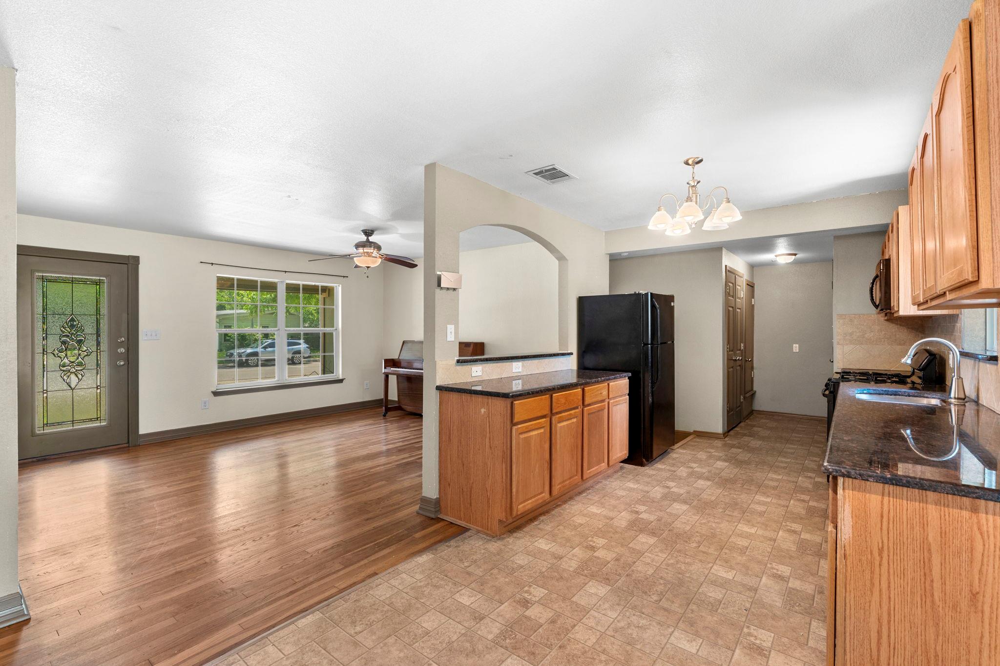 1203 Haynes St, San Marcos, TX 78666