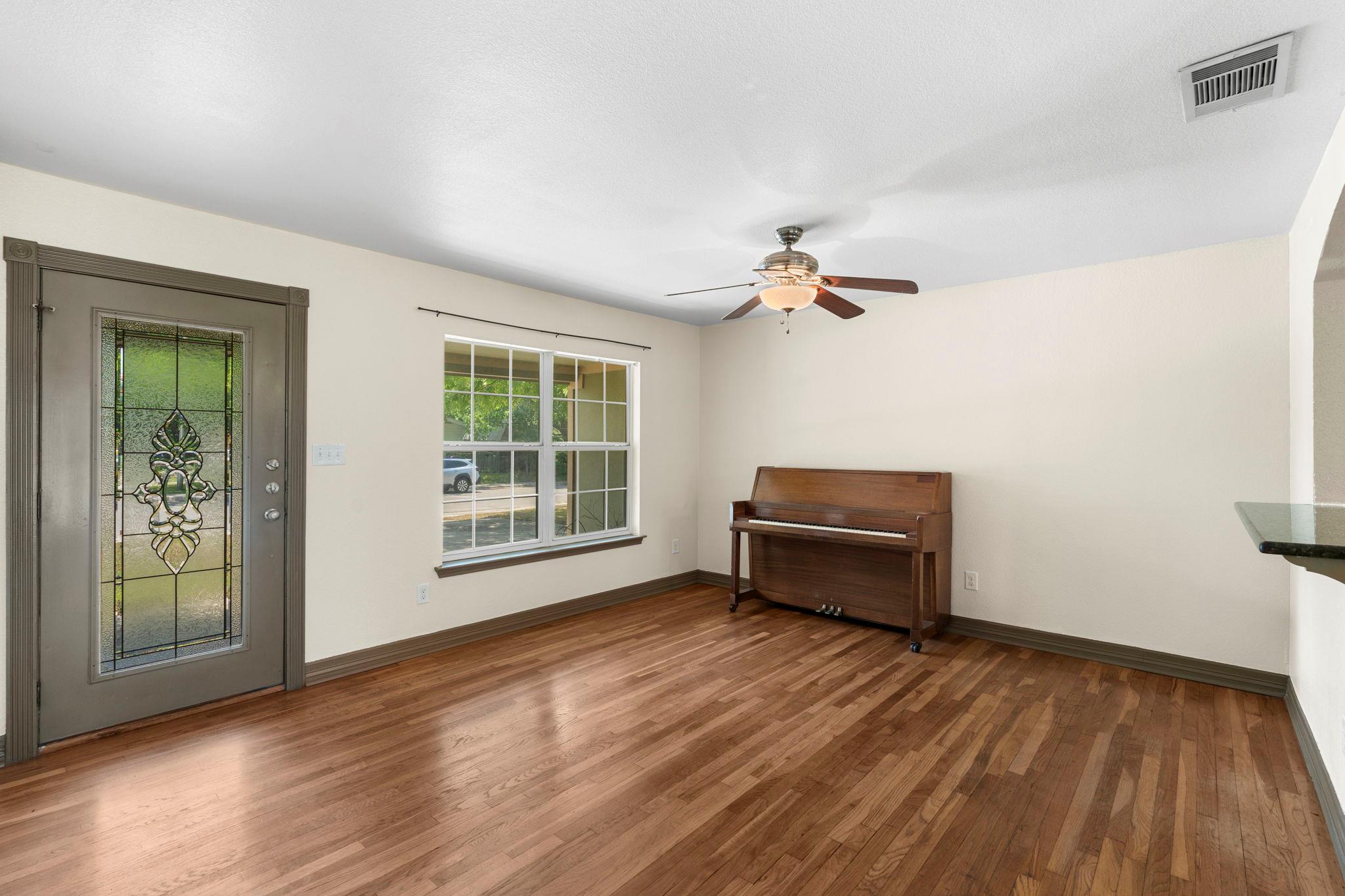 1203 Haynes St, San Marcos, TX 78666