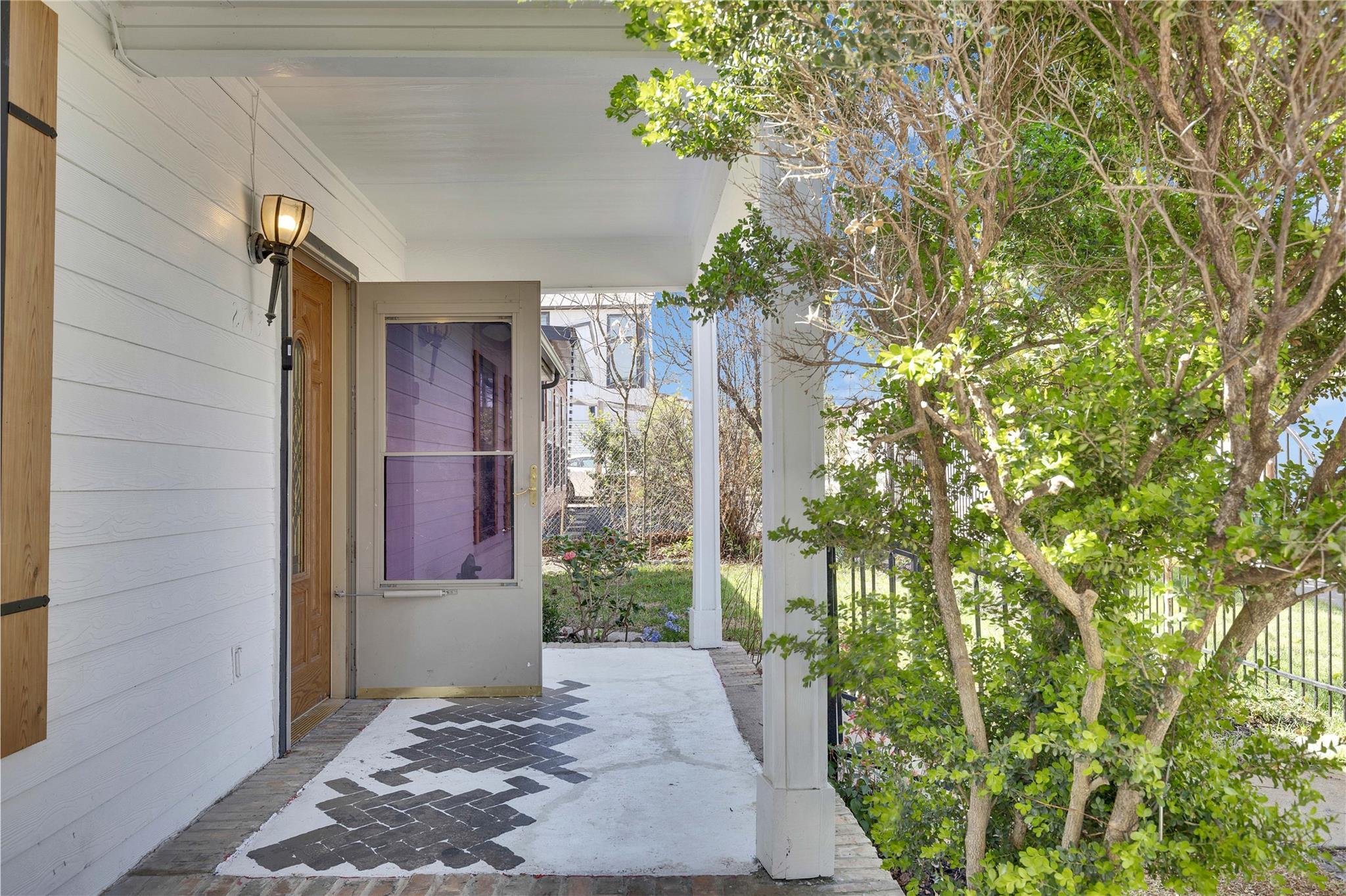 2713 Lyons Rd, Austin, TX 78702