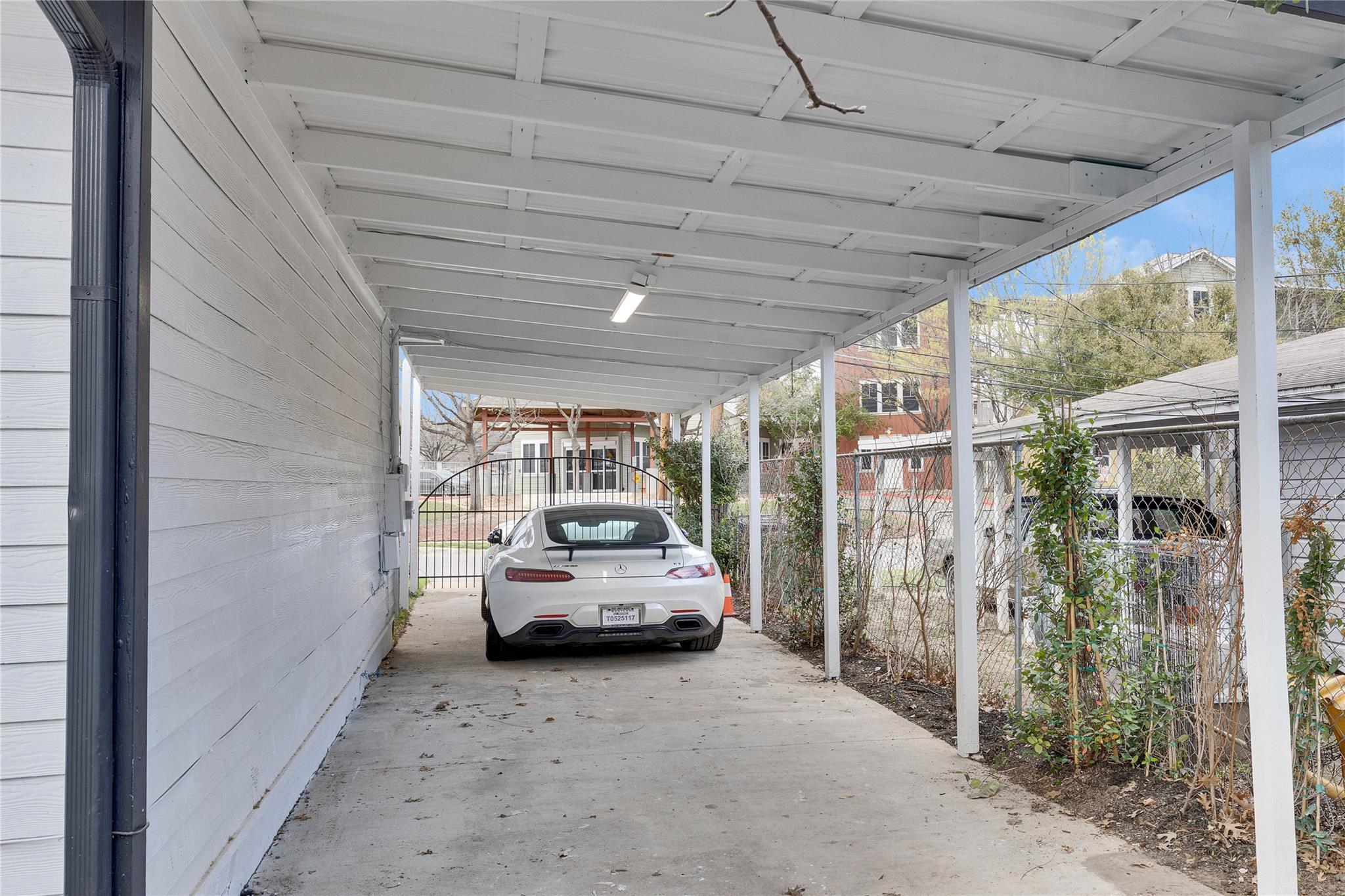 2713 Lyons Rd, Austin, TX 78702
