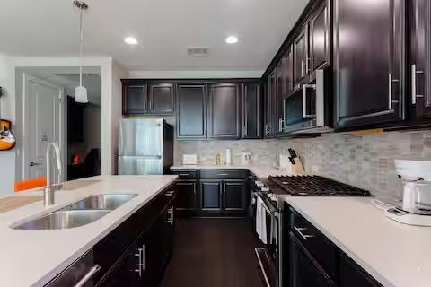 807 E 16th St # A, Austin, TX 78702