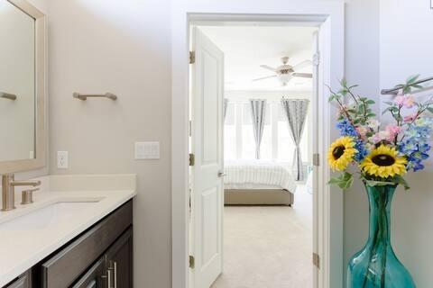 807 E 16th St # A, Austin, TX 78702