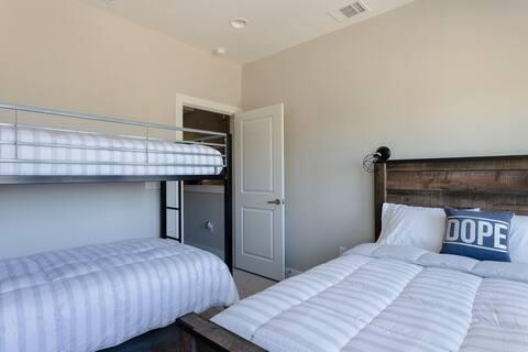 807 E 16th St # A, Austin, TX 78702