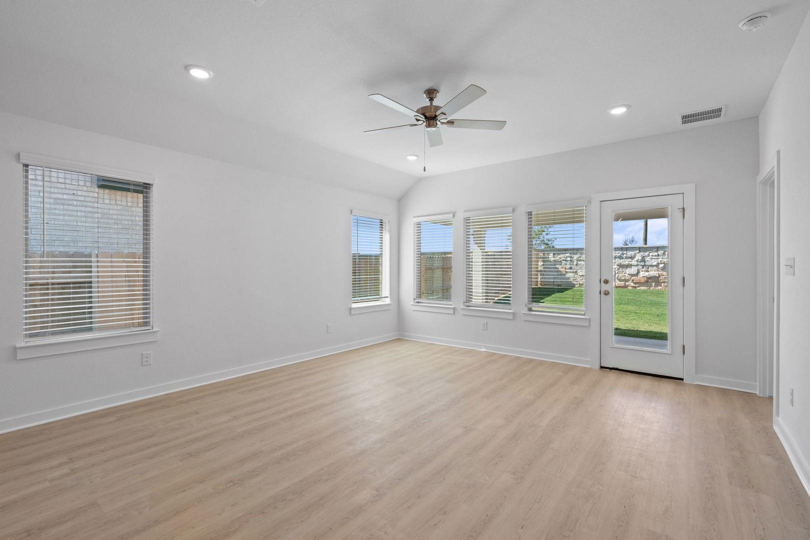 212 Brandywine Rd, Hutto, TX 78634