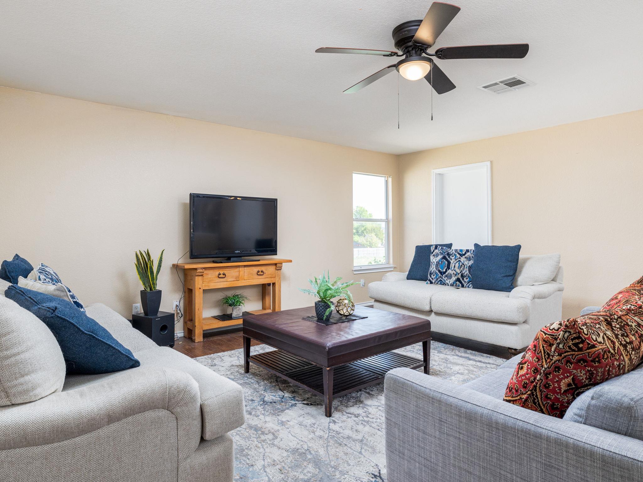 235 Herrera Trl, Hutto, TX 78634