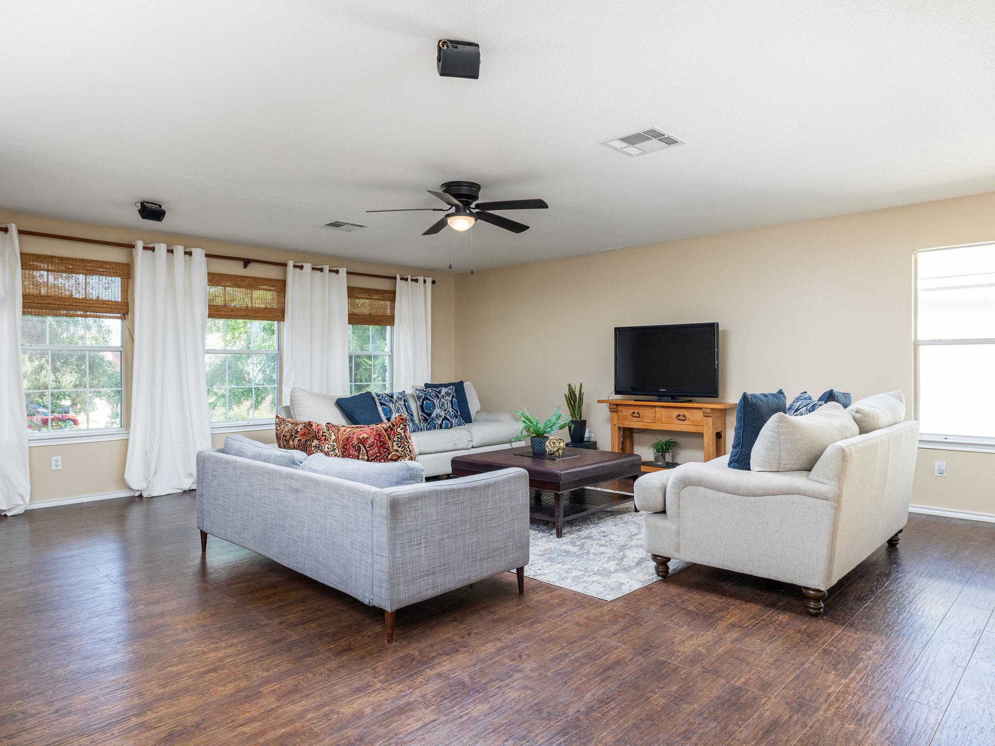 235 Herrera Trl, Hutto, TX 78634