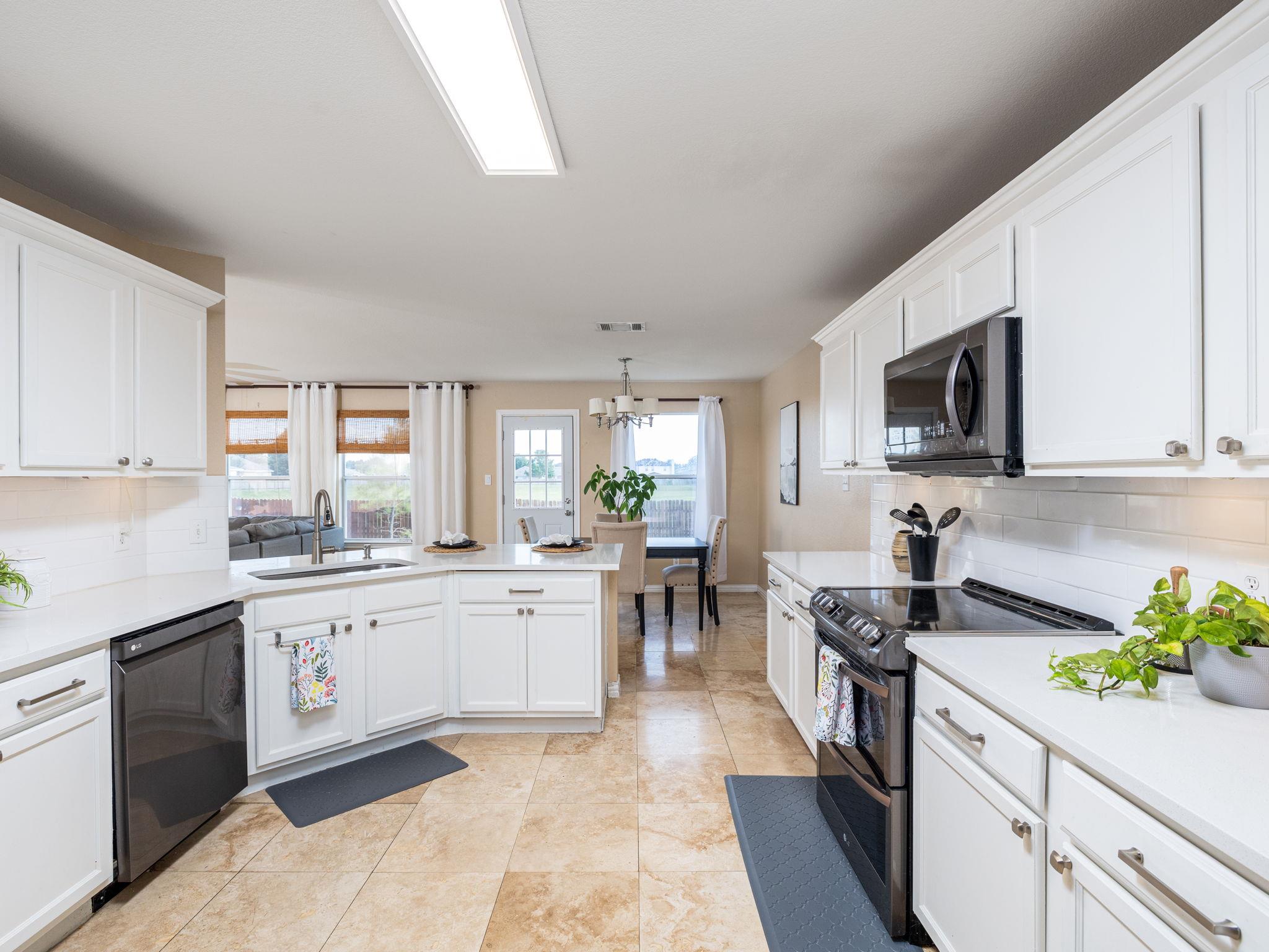 235 Herrera Trl, Hutto, TX 78634