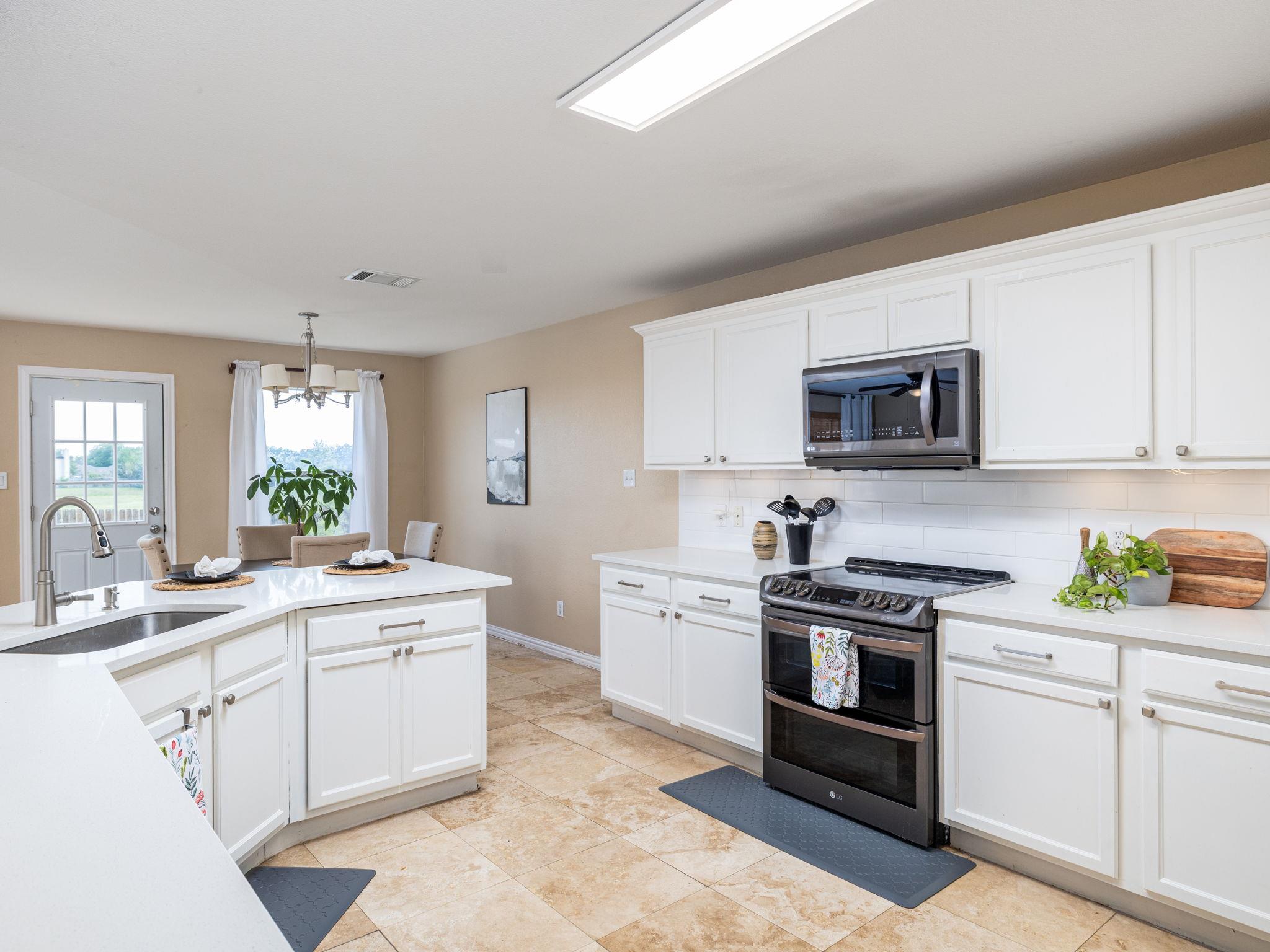 235 Herrera Trl, Hutto, TX 78634