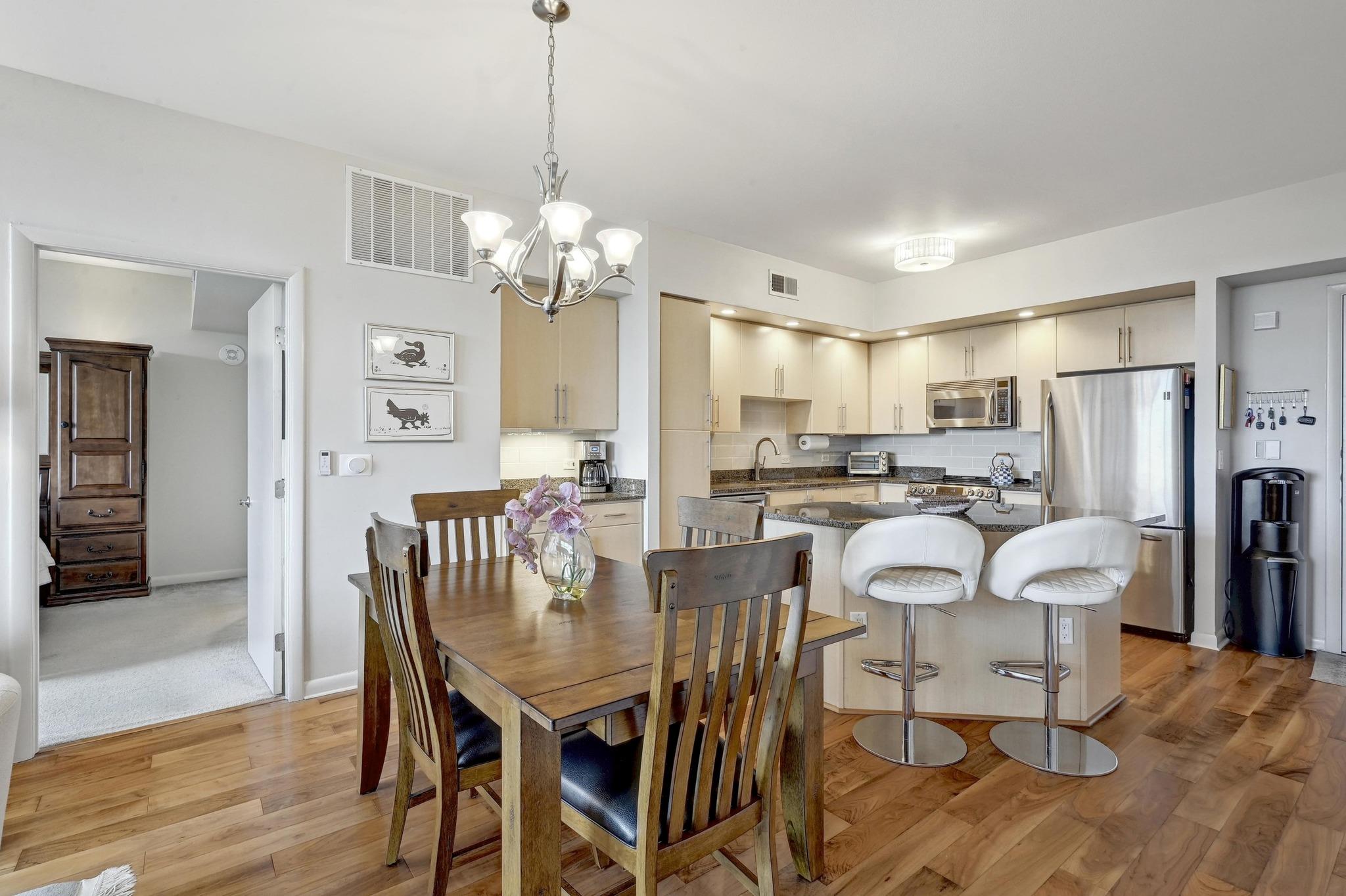 54 Rainey St # 814, Austin, TX 78701