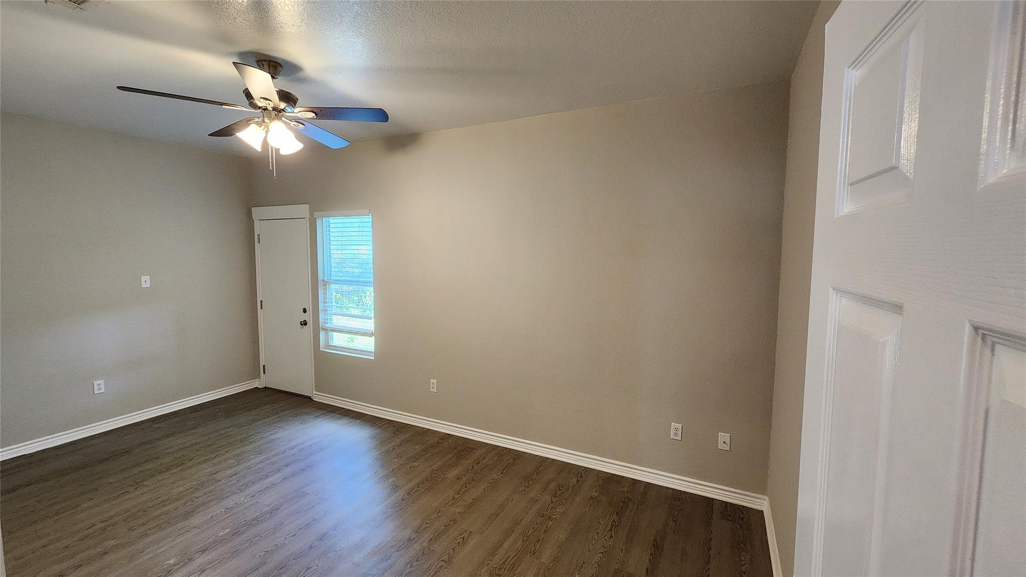 605 M L K Blvd # A, Elgin, TX 78621