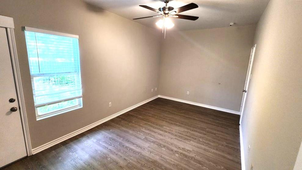 605 M L K Blvd # A, Elgin, TX 78621