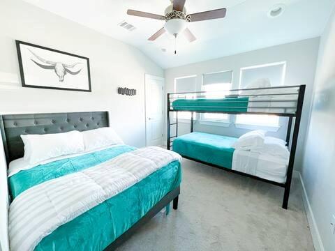 807 E 16th St # B, Austin, TX 78702