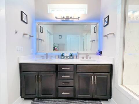 807 E 16th St # B, Austin, TX 78702