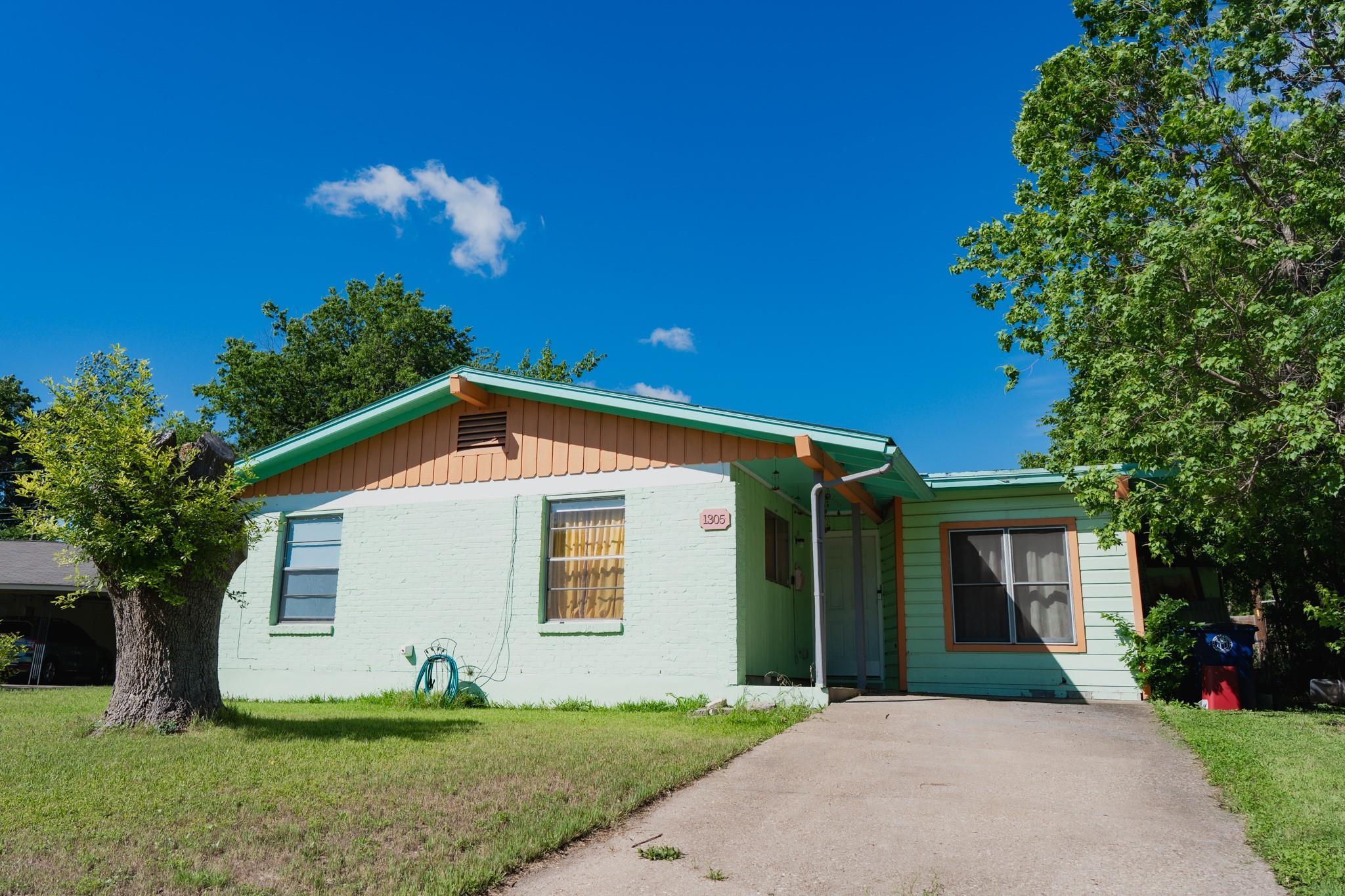 1305 Larkspur Rd, Austin, TX 78758