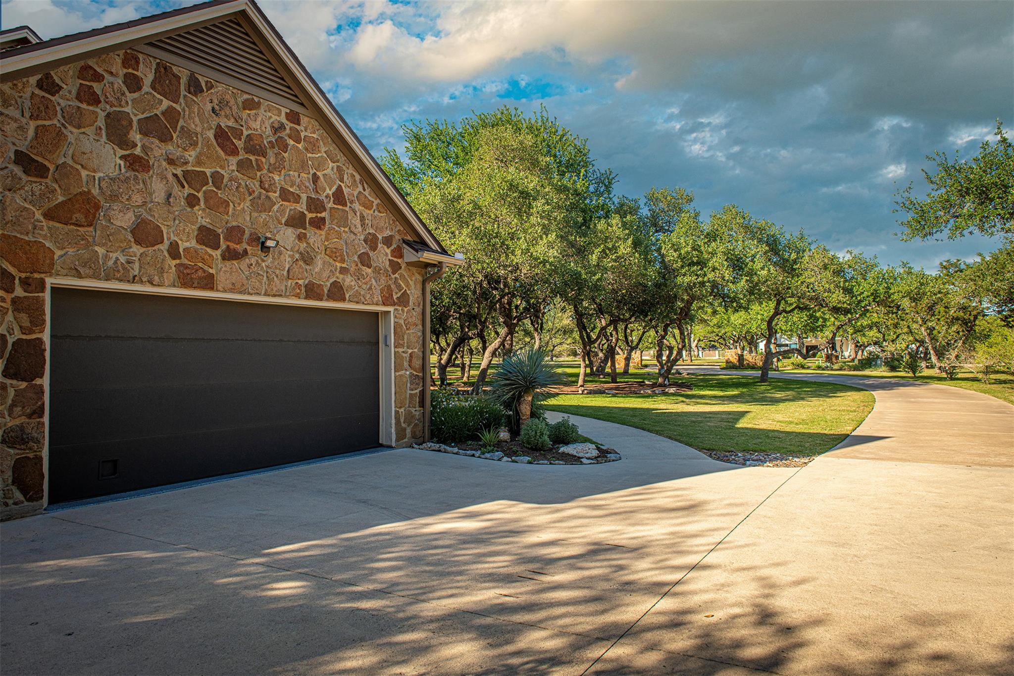 12310 Triple Creek Dr, Dripping Springs, TX 78620