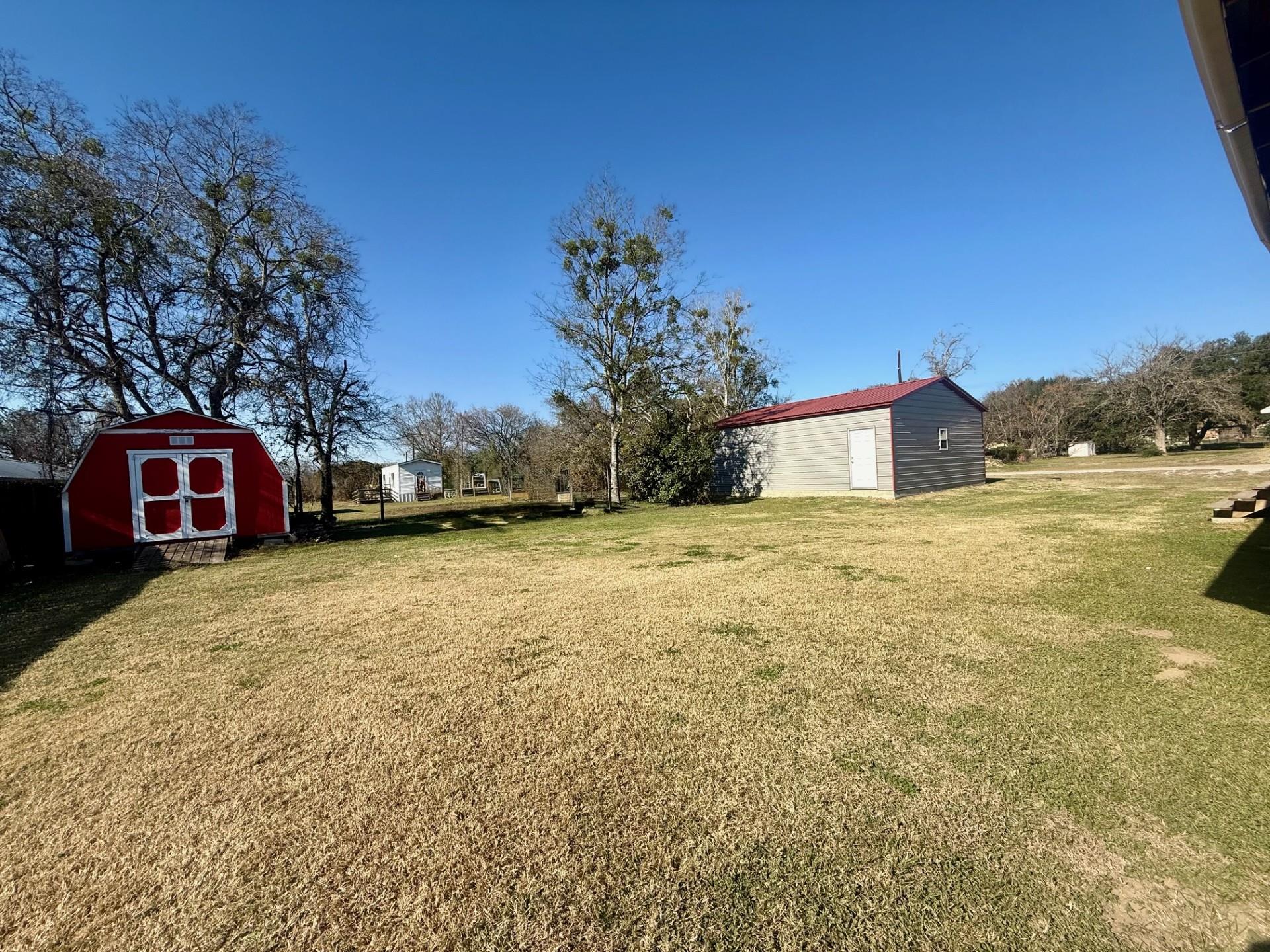 845 Caldwell St, Lexington, TX 78947