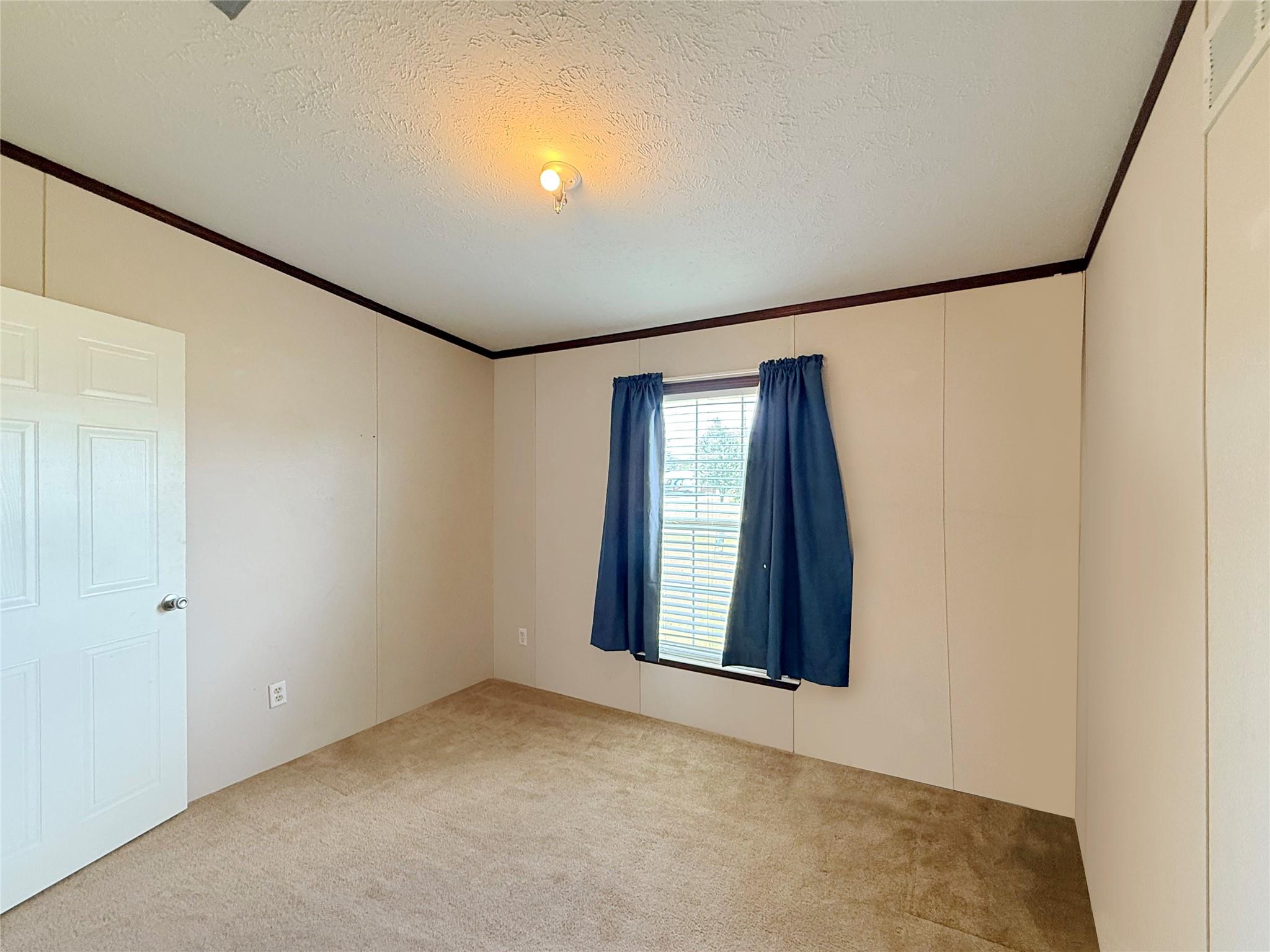 845 Caldwell St, Lexington, TX 78947