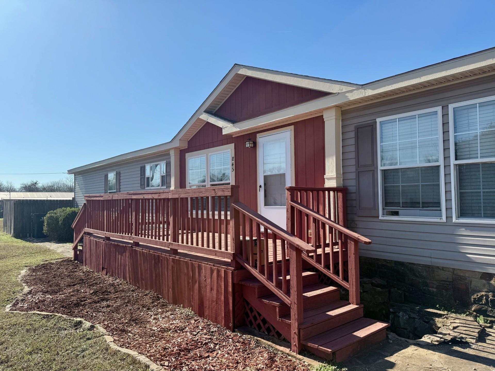 845 Caldwell St, Lexington, TX 78947