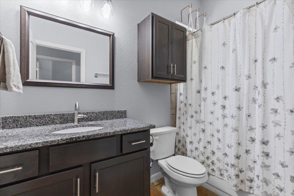 227 Kaelepulu Dr, Bastrop, TX 78602