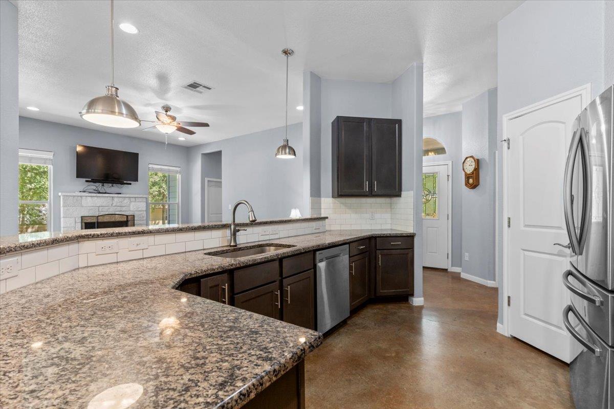 227 Kaelepulu Dr, Bastrop, TX 78602