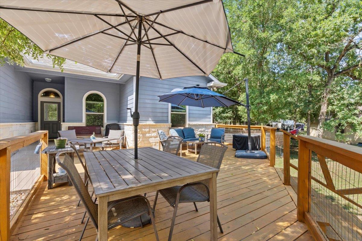 227 Kaelepulu Dr, Bastrop, TX 78602