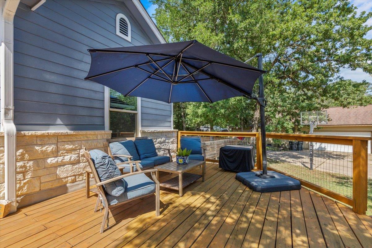 227 Kaelepulu Dr, Bastrop, TX 78602