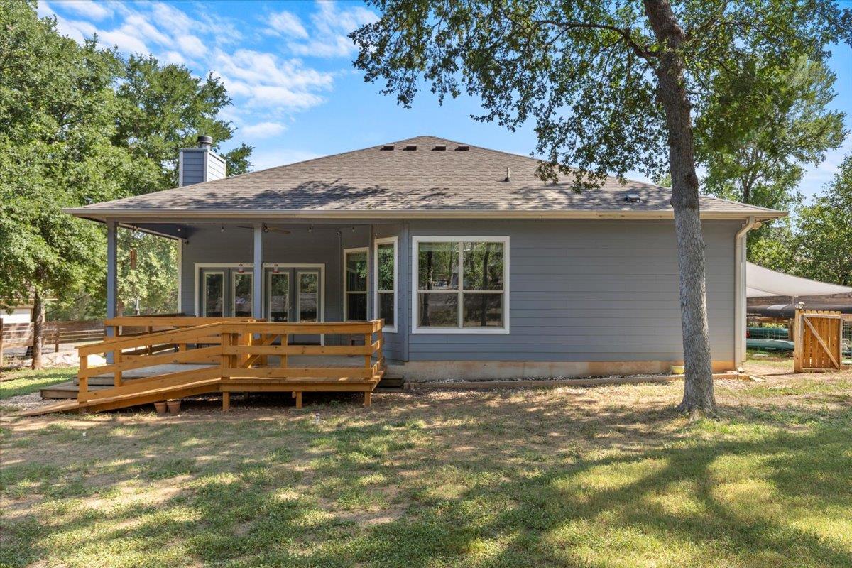 227 Kaelepulu Dr, Bastrop, TX 78602