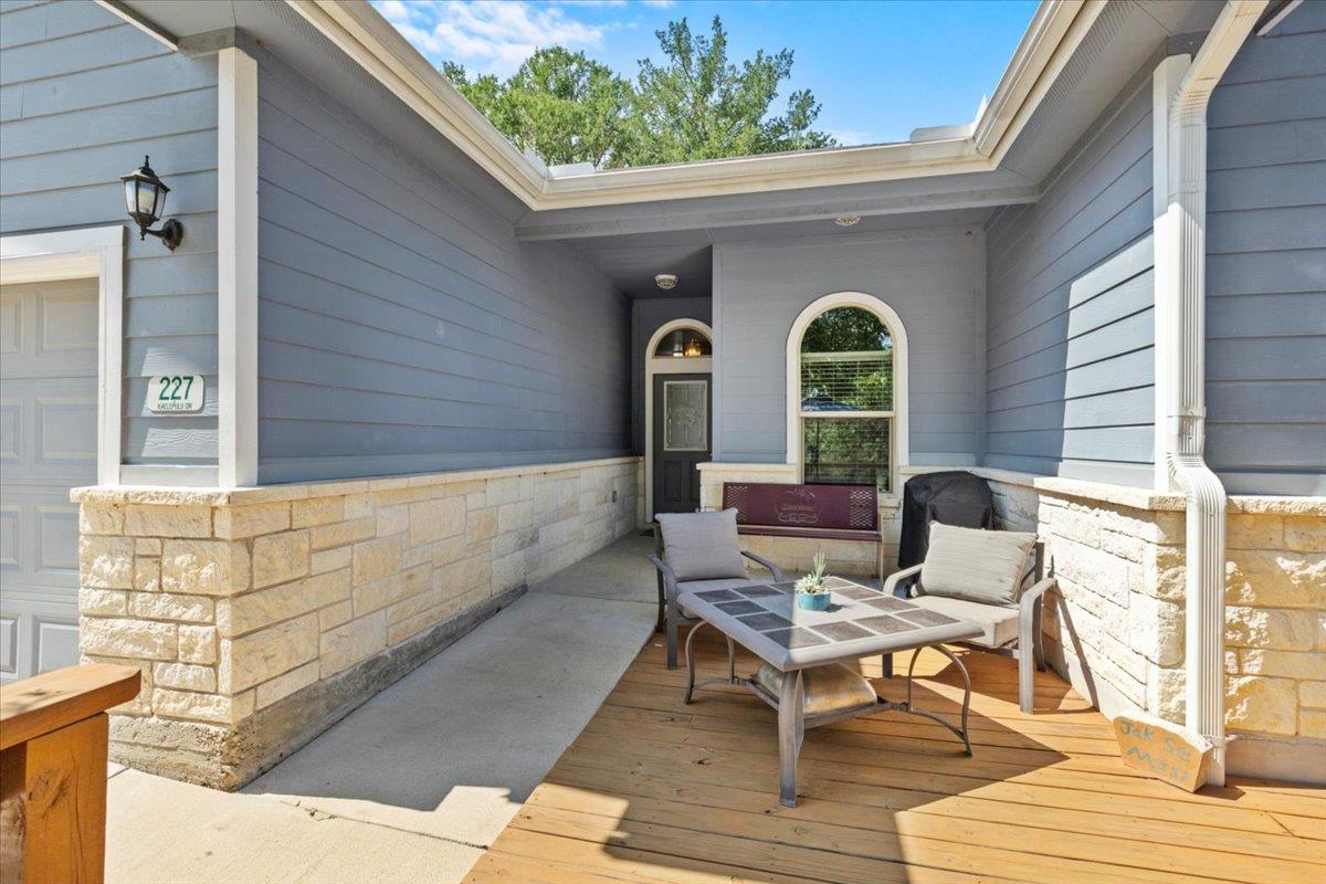 227 Kaelepulu Dr, Bastrop, TX 78602