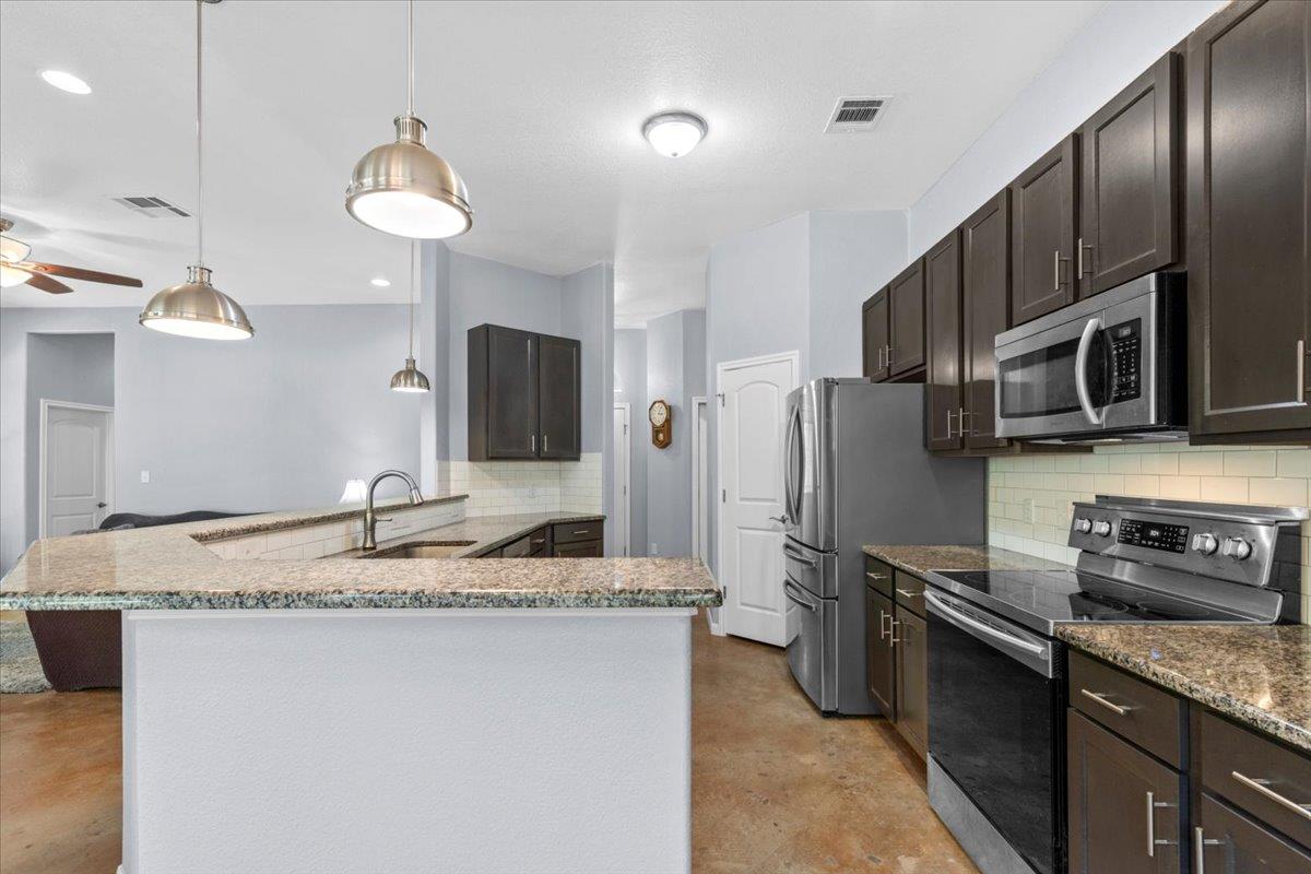 227 Kaelepulu Dr, Bastrop, TX 78602