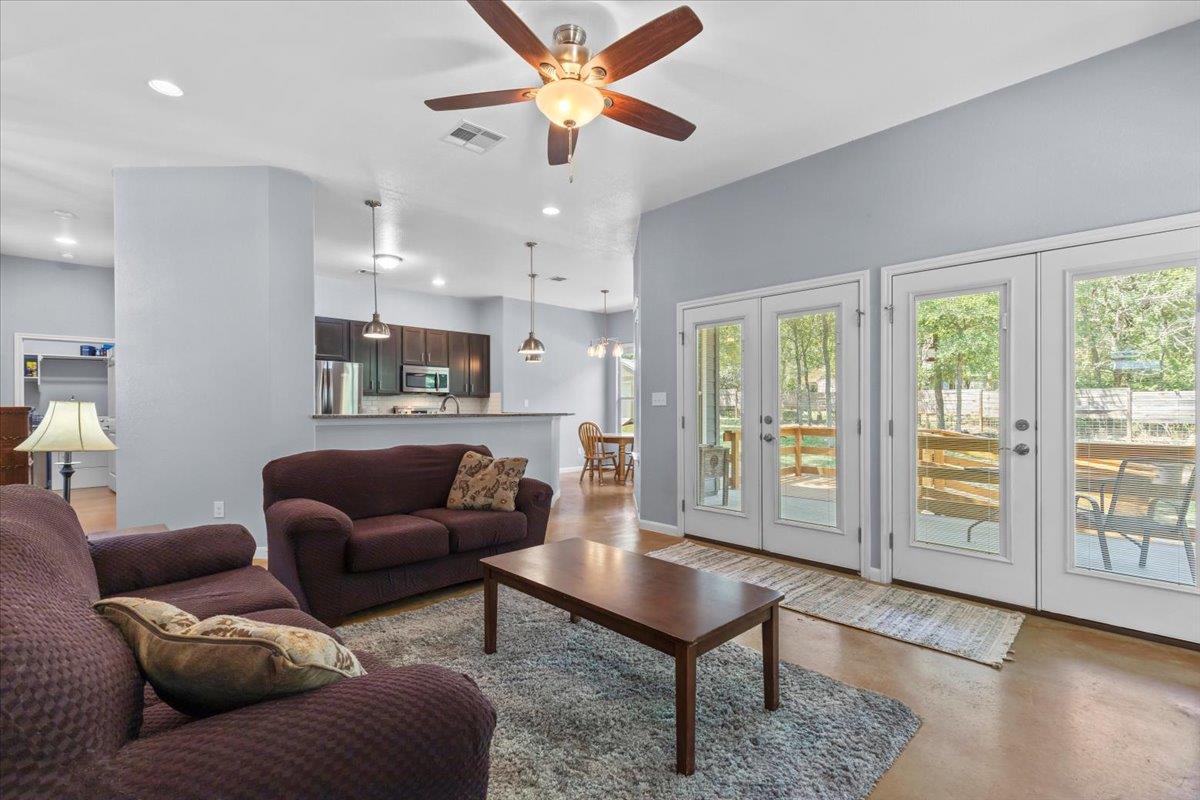 227 Kaelepulu Dr, Bastrop, TX 78602