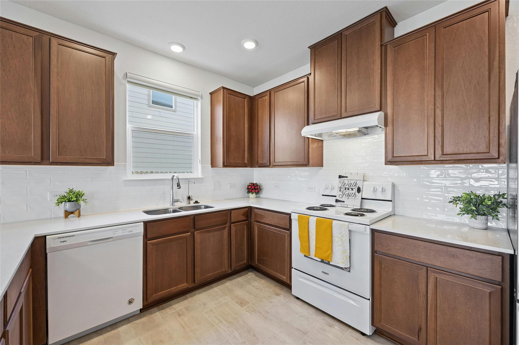 402 Lynwood Gold Way, Pflugerville, TX 78660