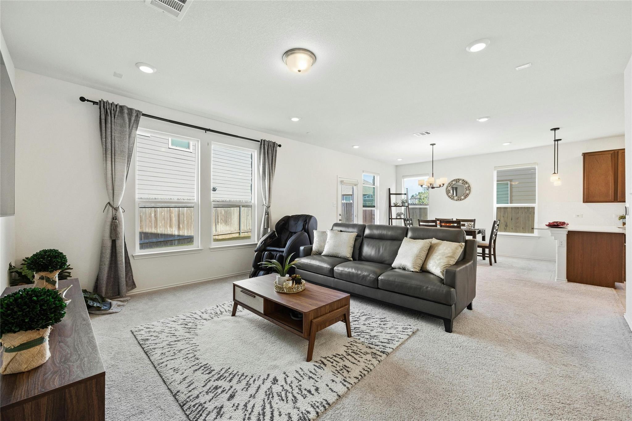 402 Lynwood Gold Way, Pflugerville, TX 78660