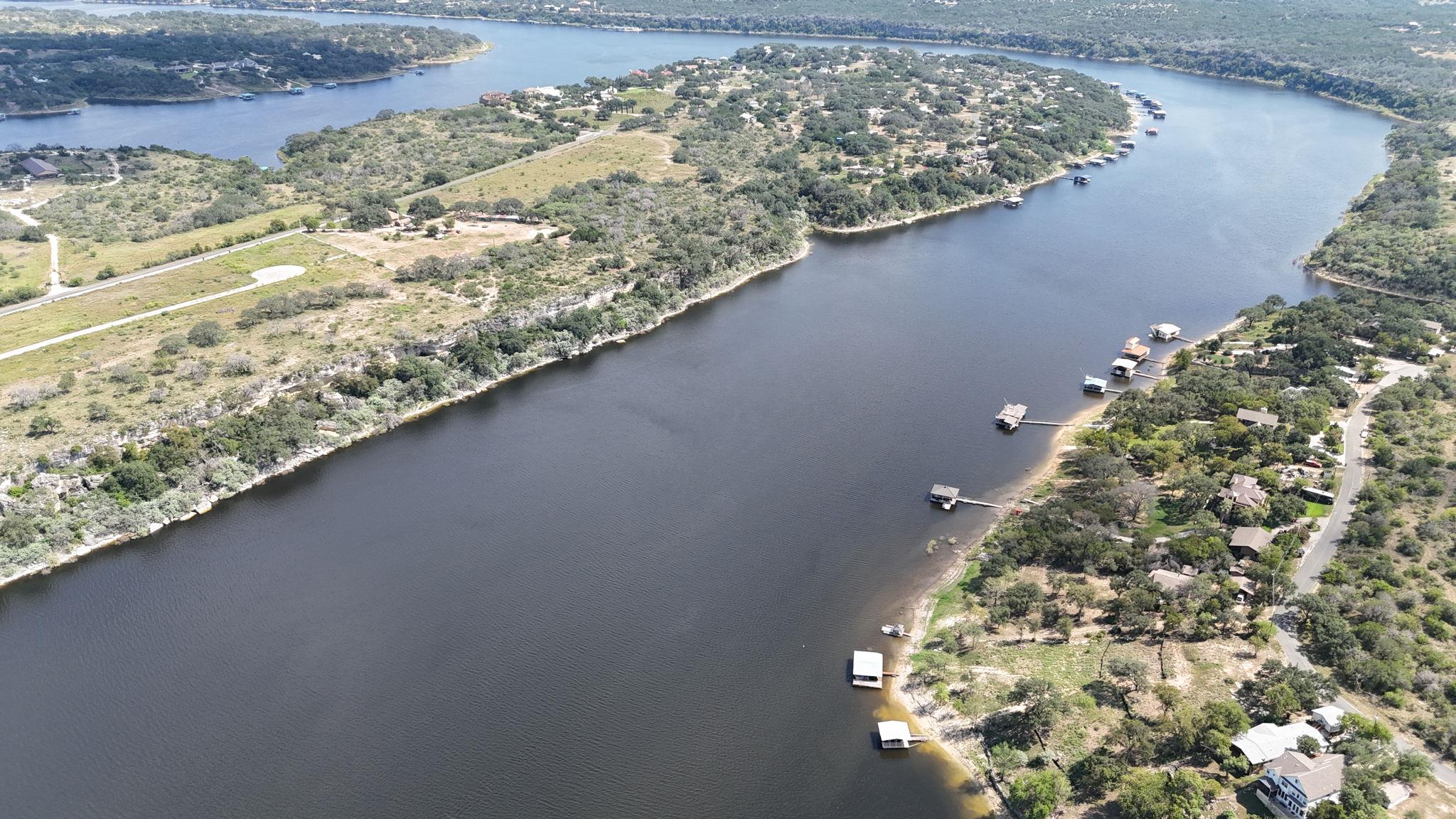 1013 Lake Shore Dr, Spicewood, TX 78669