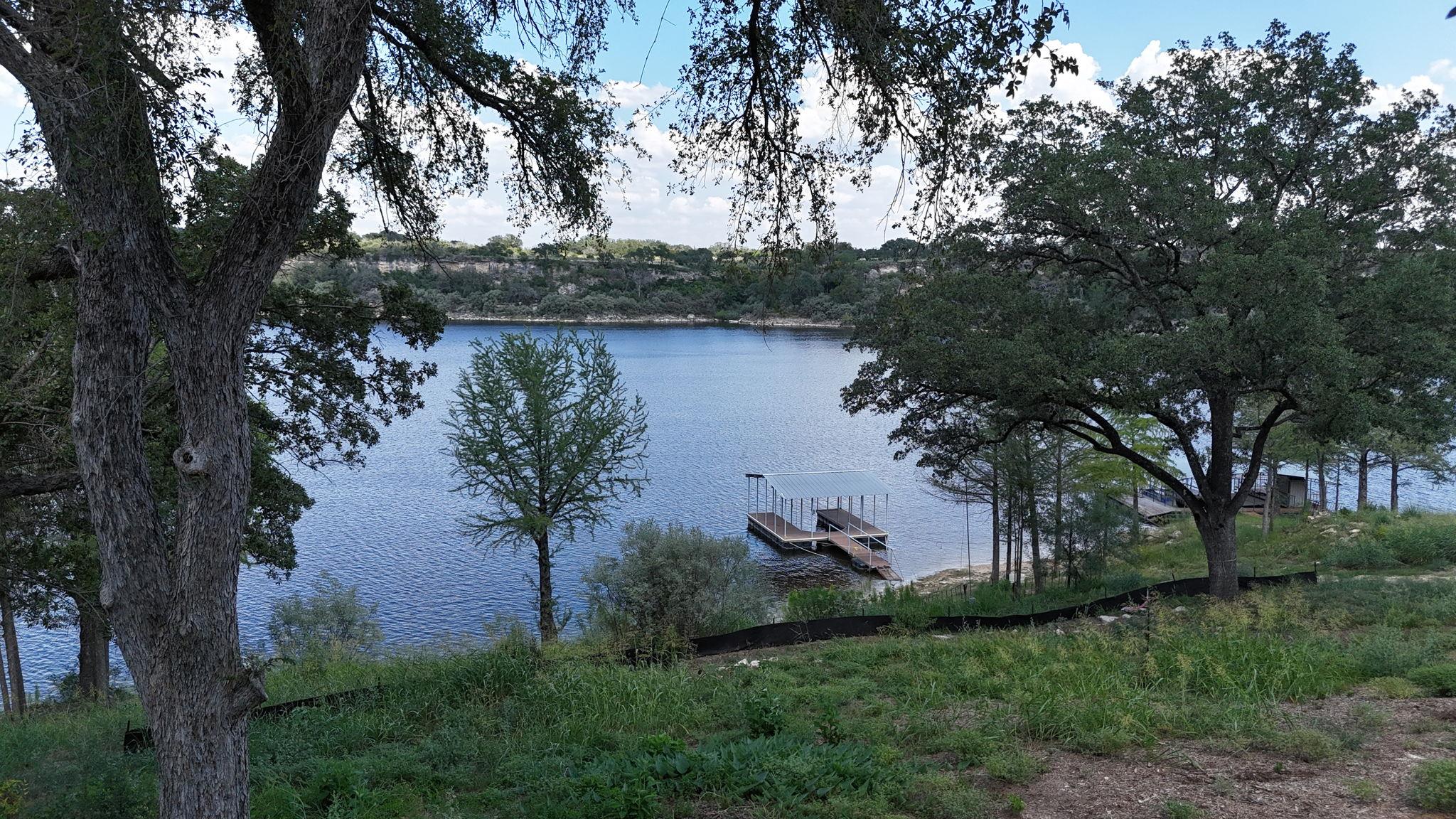 1013 Lake Shore Dr, Spicewood, TX 78669