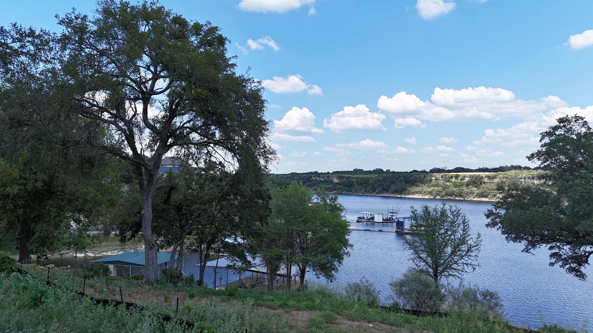 1013 Lake Shore Dr, Spicewood, TX 78669