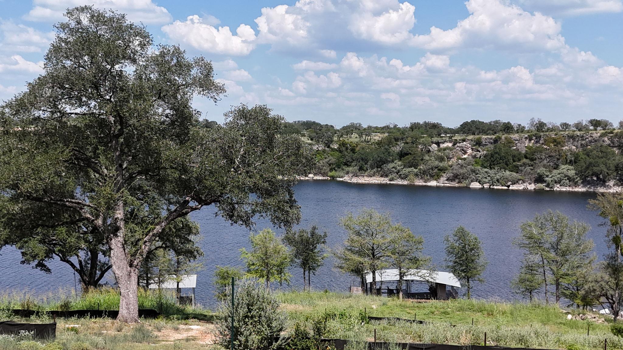 1013 Lake Shore Dr, Spicewood, TX 78669