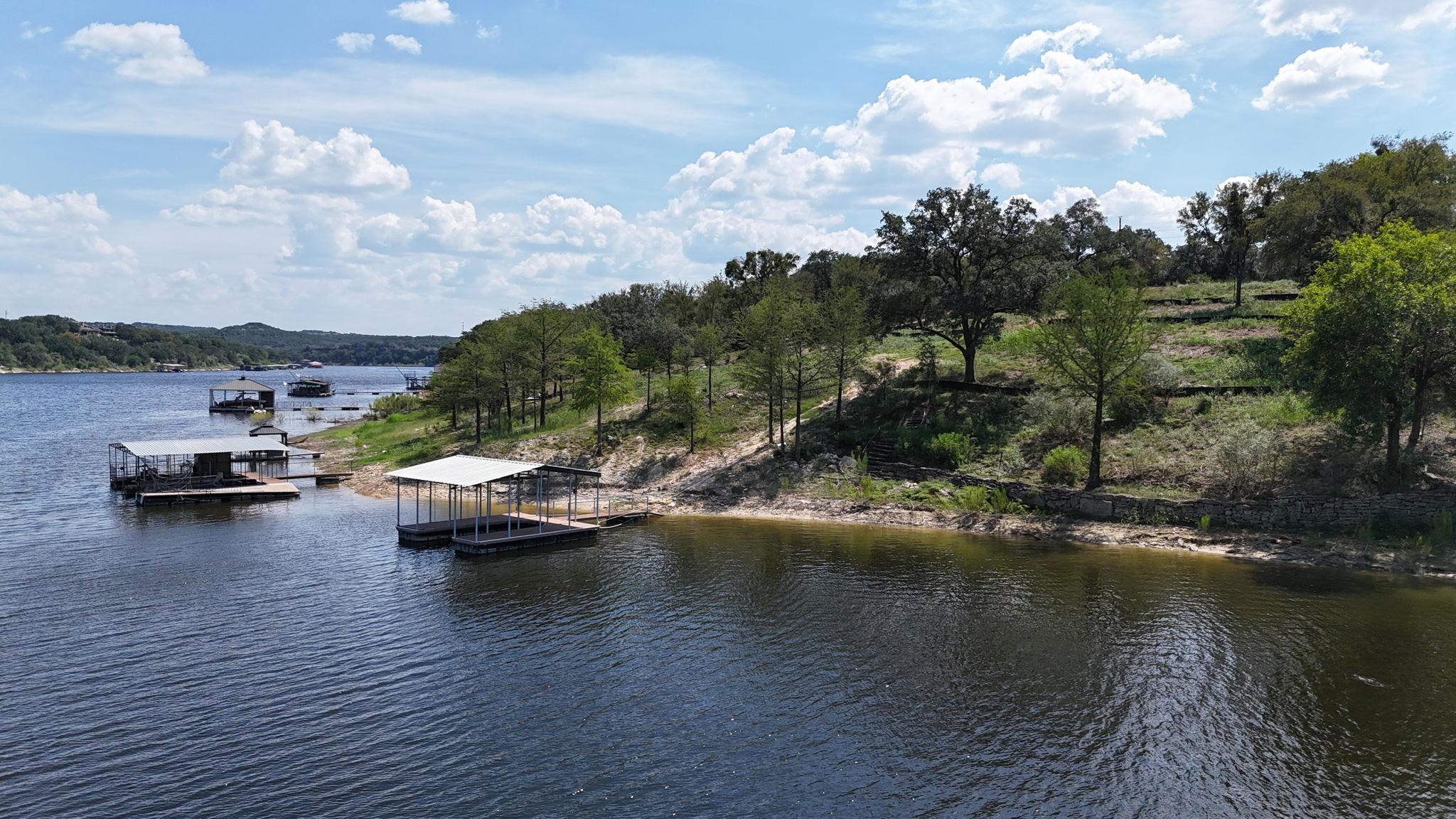 1013 Lake Shore Dr, Spicewood, TX 78669