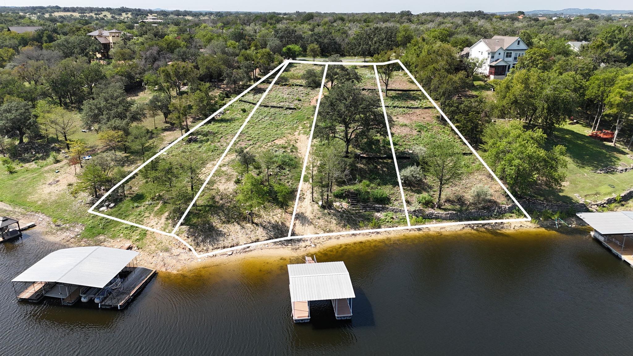 1013 Lake Shore Dr, Spicewood, TX 78669