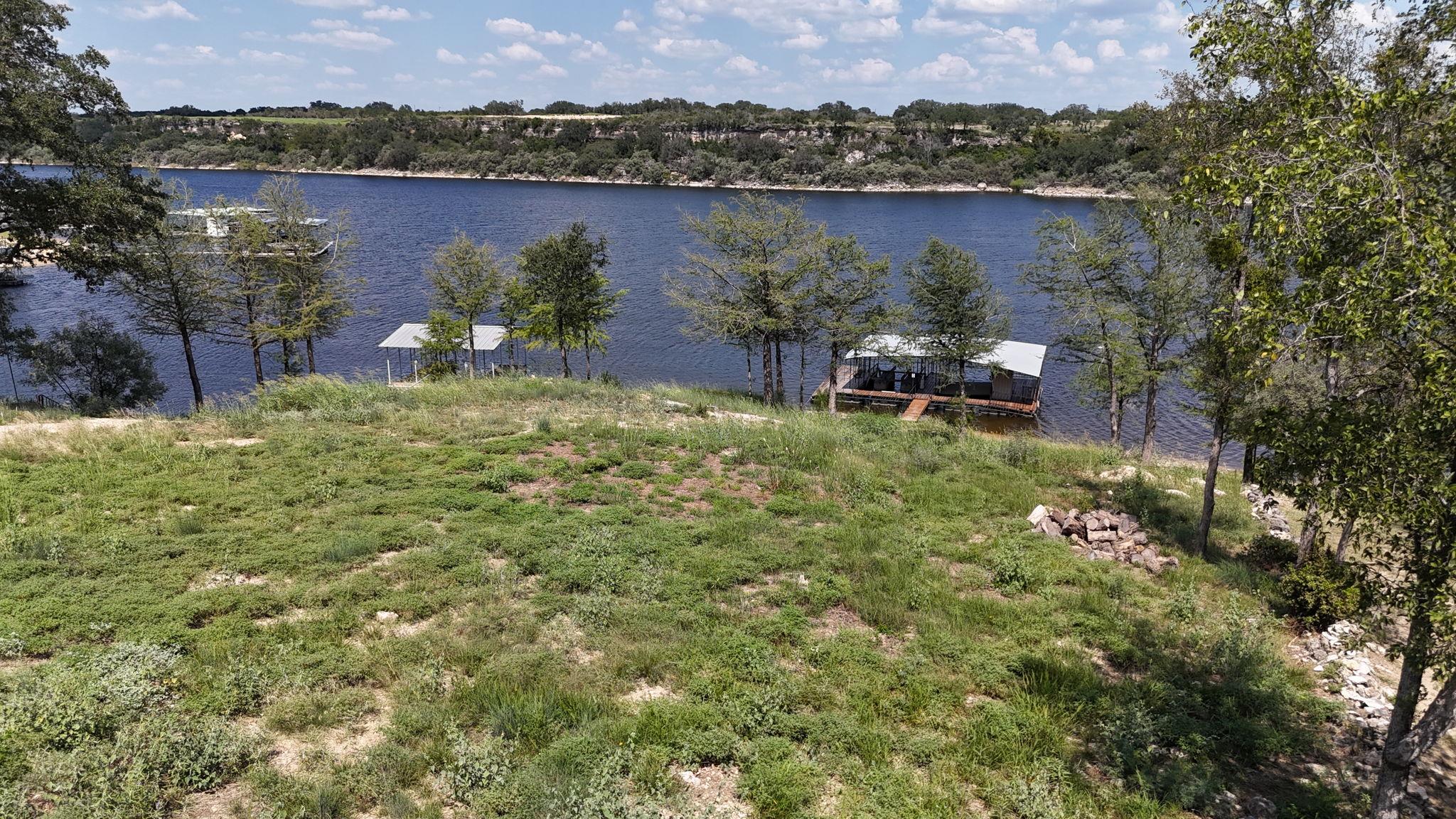 1013 Lake Shore Dr, Spicewood, TX 78669