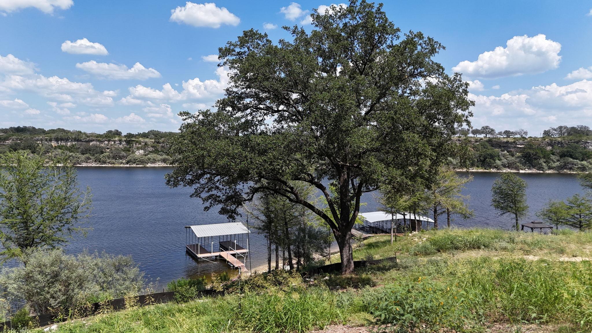 1013 Lake Shore Dr, Spicewood, TX 78669