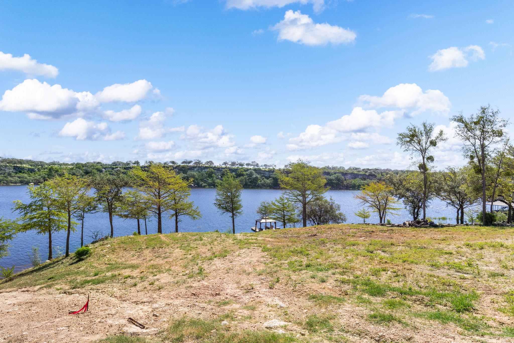 1013 Lake Shore Dr, Spicewood, TX 78669