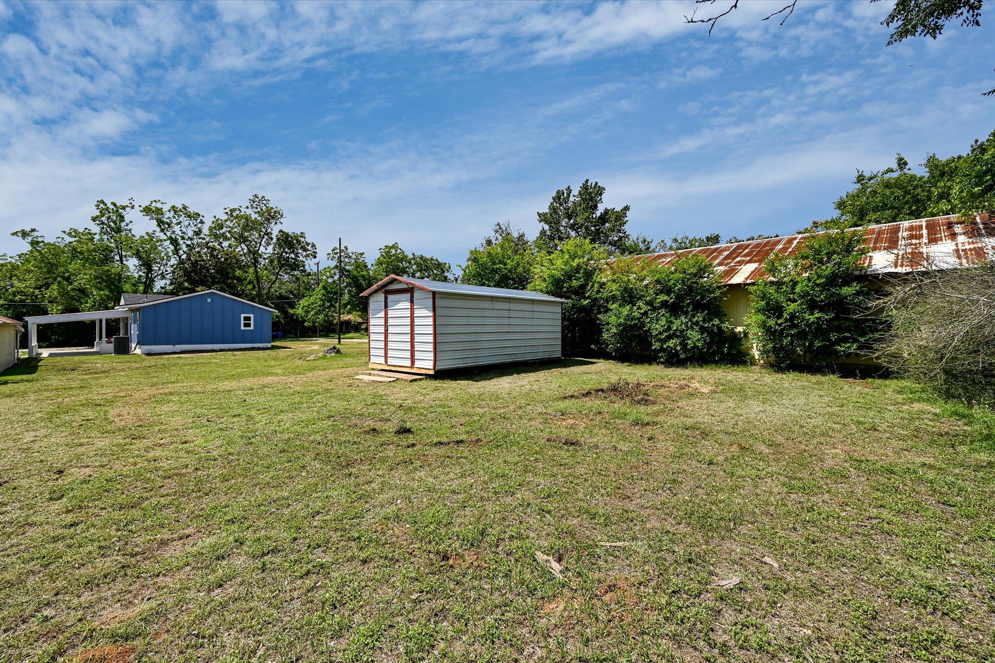 710 E 2nd St, Elgin, TX 78621