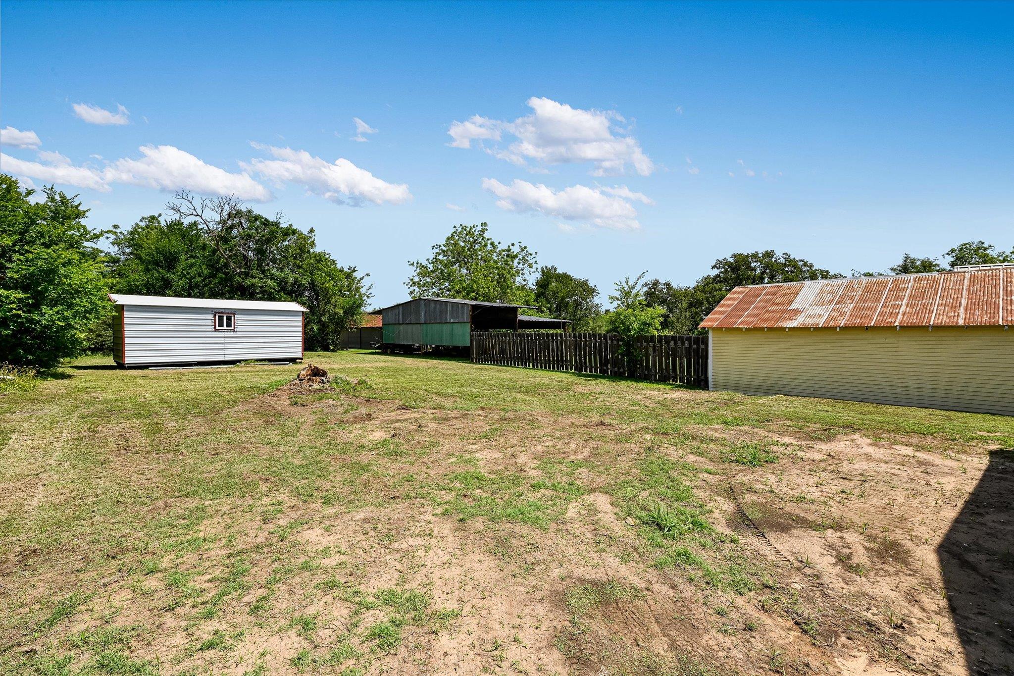 710 E 2nd St, Elgin, TX 78621