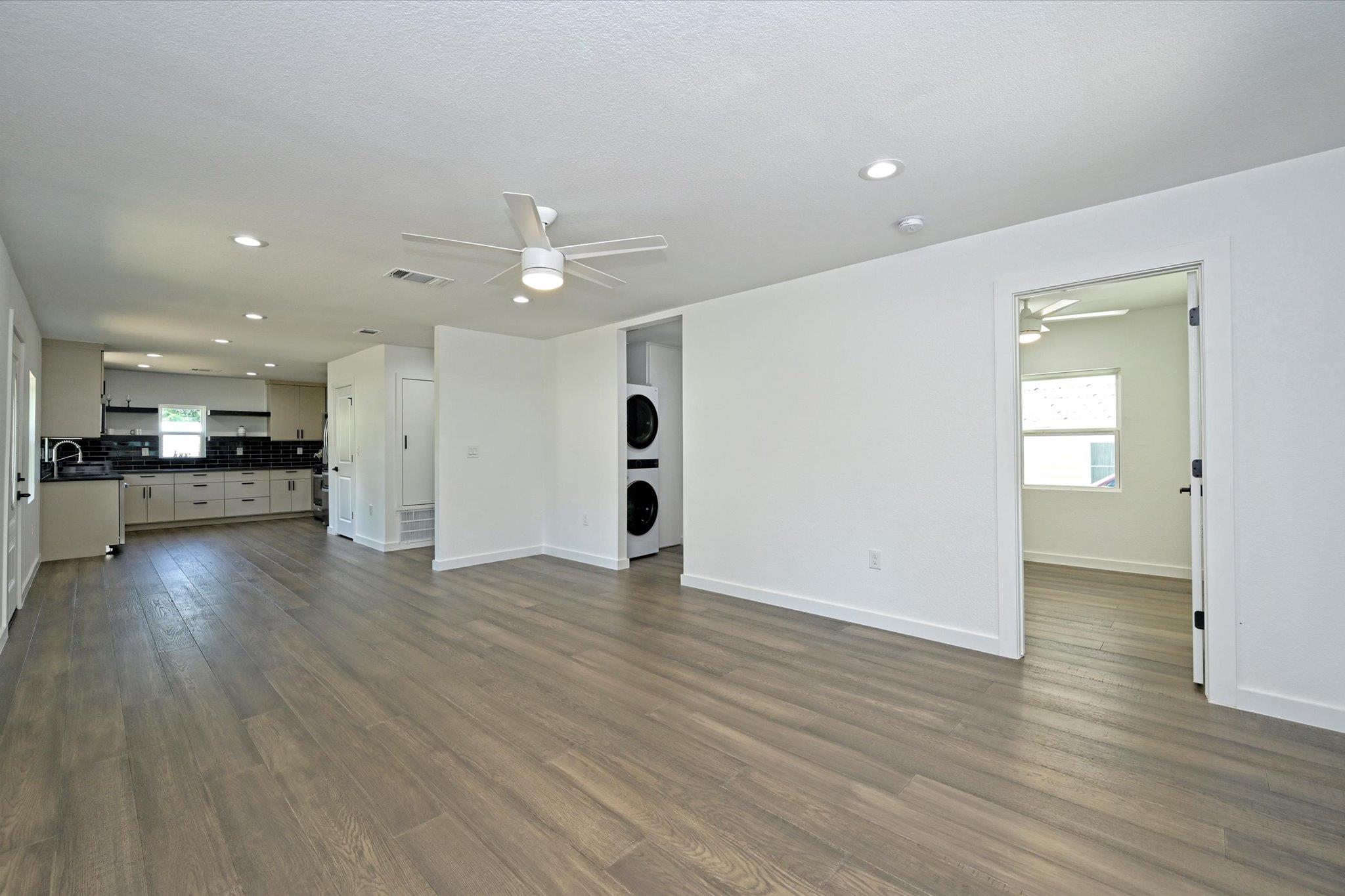 710 E 2nd St, Elgin, TX 78621