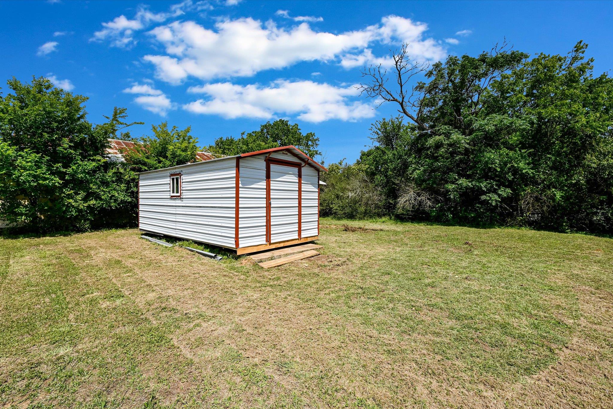 710 E 2nd St, Elgin, TX 78621