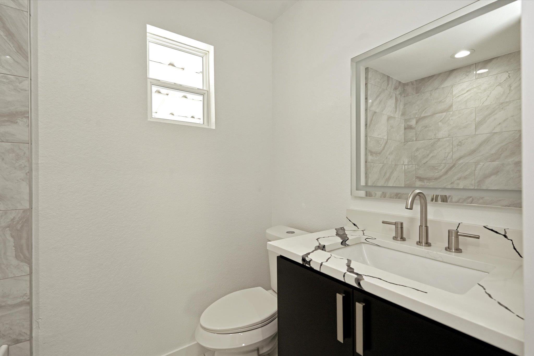 710 E 2nd St, Elgin, TX 78621